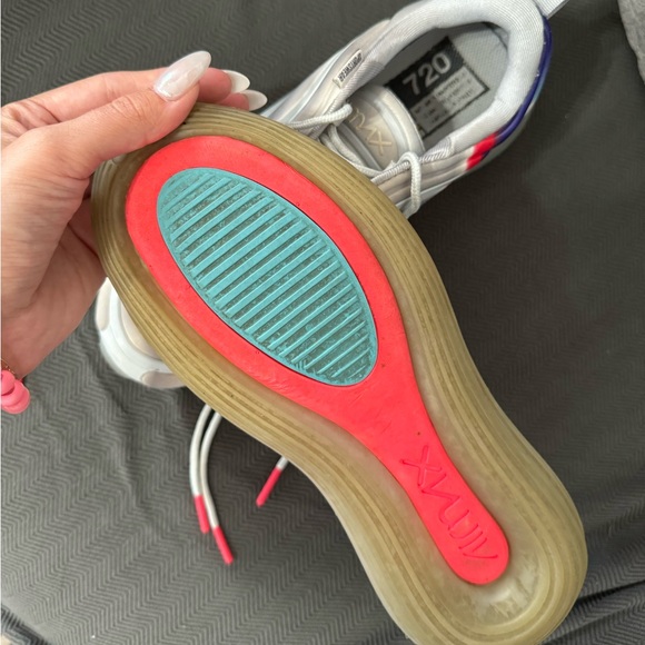 Nike Women’s Air Max 720 GS Wolf Grey Red Teal AR9293-011 Sneaker Size US 9 - Picture 5 of 6
